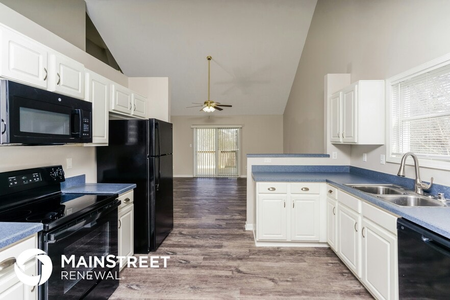 Building Photo - 9805 River Trail Dr