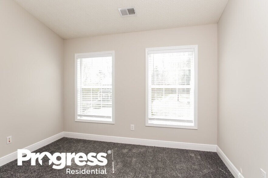 Building Photo - 7038 Hillcrest Chase Ln