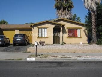 Primary Photo - 999 N Pacific St