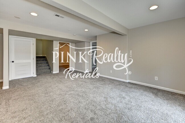 Building Photo - 5070 Hopkins Dr