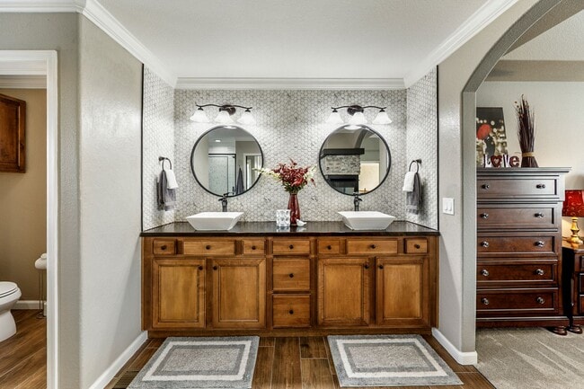 Building Photo - 3615 Oak Meadow Dr