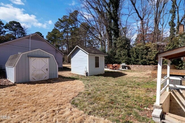 Building Photo - 322 E Millbrook Rd