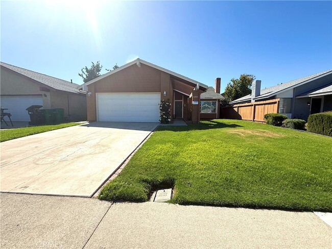 Building Photo - 14901 Waverly Ln