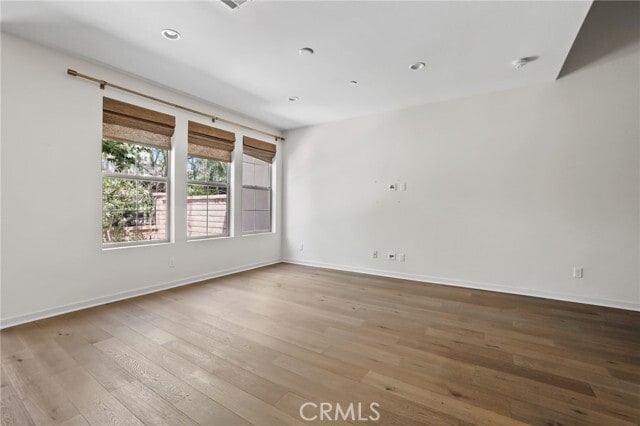 Building Photo - 216 Finch