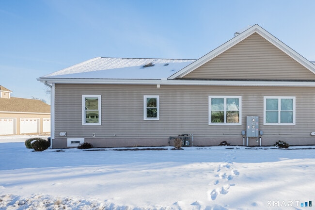 Building Photo - 137 Knowles Ave