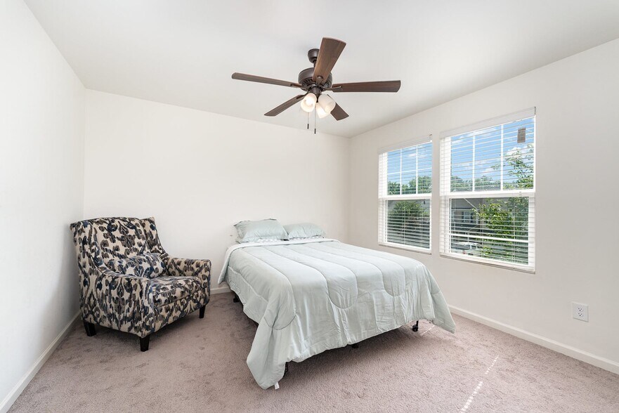 Building Photo - 5514 Hardie Farm Dr