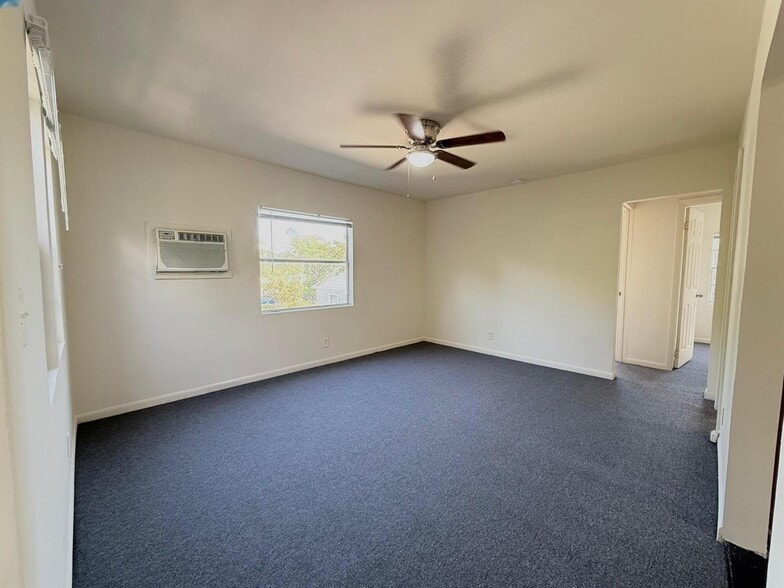 Building Photo - 808 30th St