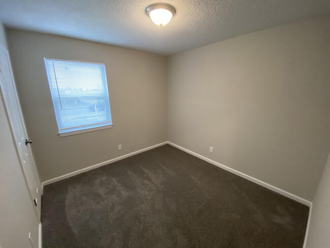 Building Photo - 4621 Cottonwood Rd