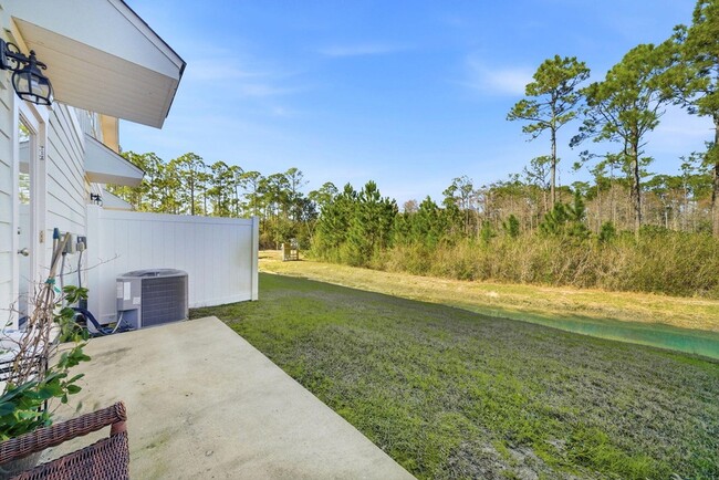 Building Photo - 25 Crossing Ln