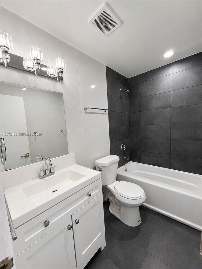 Building Photo - 3051 SW 47th St