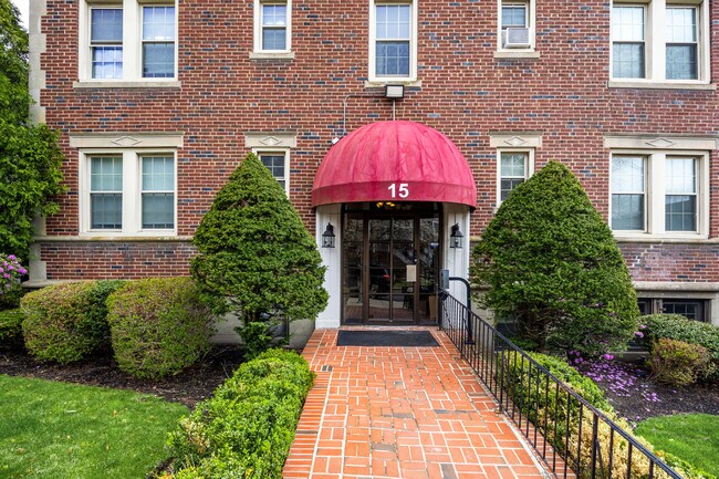 Building Photo - 15 Governors Ave