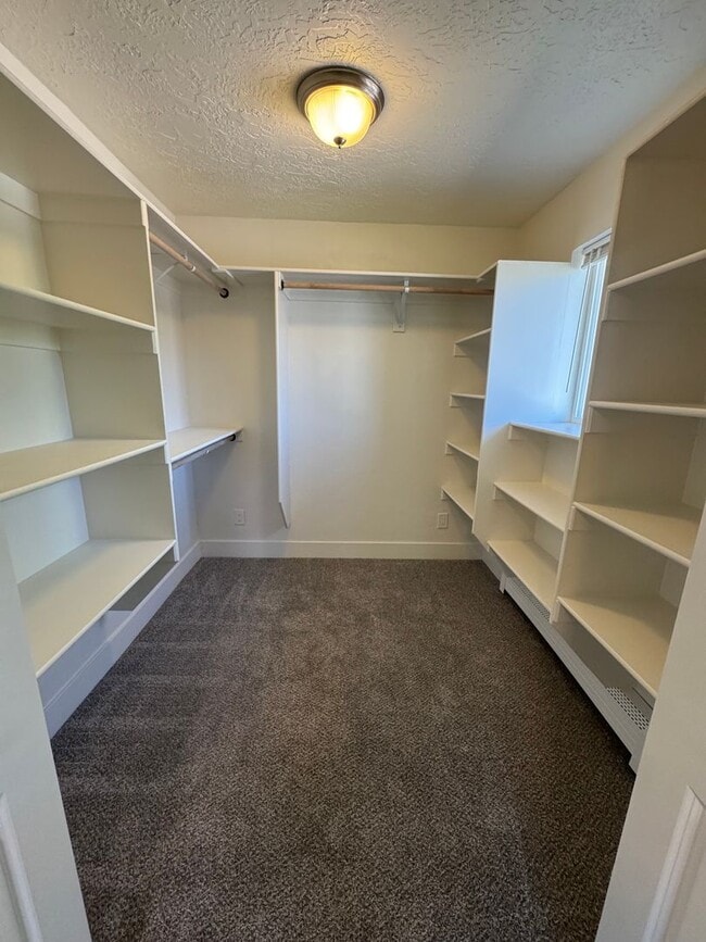 Building Photo - 210 W 1100 N