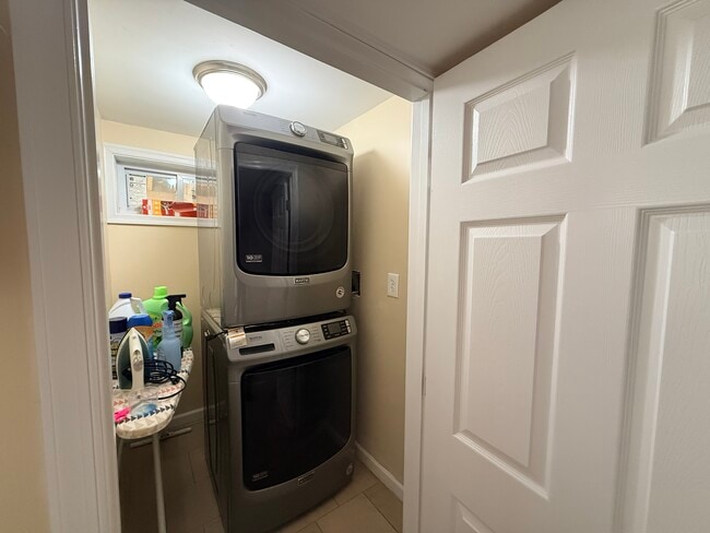 Building Photo - 8714 Edmonston Rd