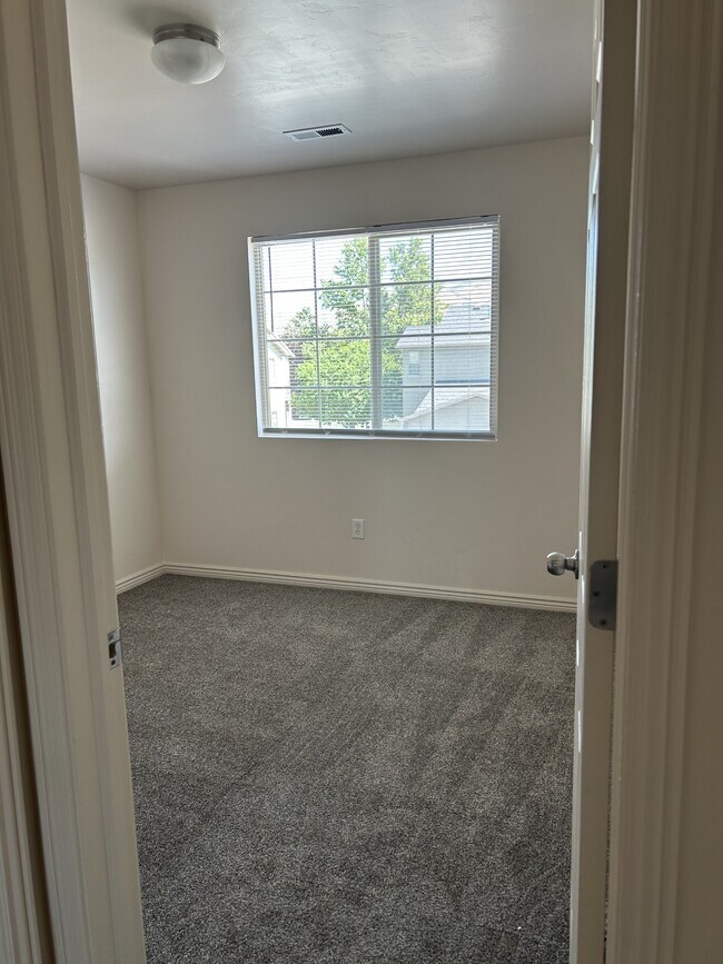 Building Photo - 2107 W 2180 N