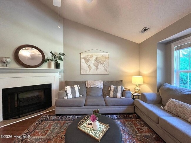 Building Photo - 2400 Longleaf Dr SW