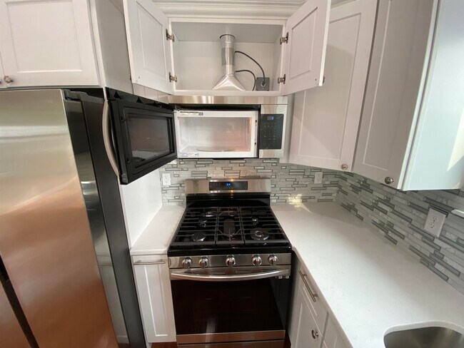 Building Photo - 176 Avenue F