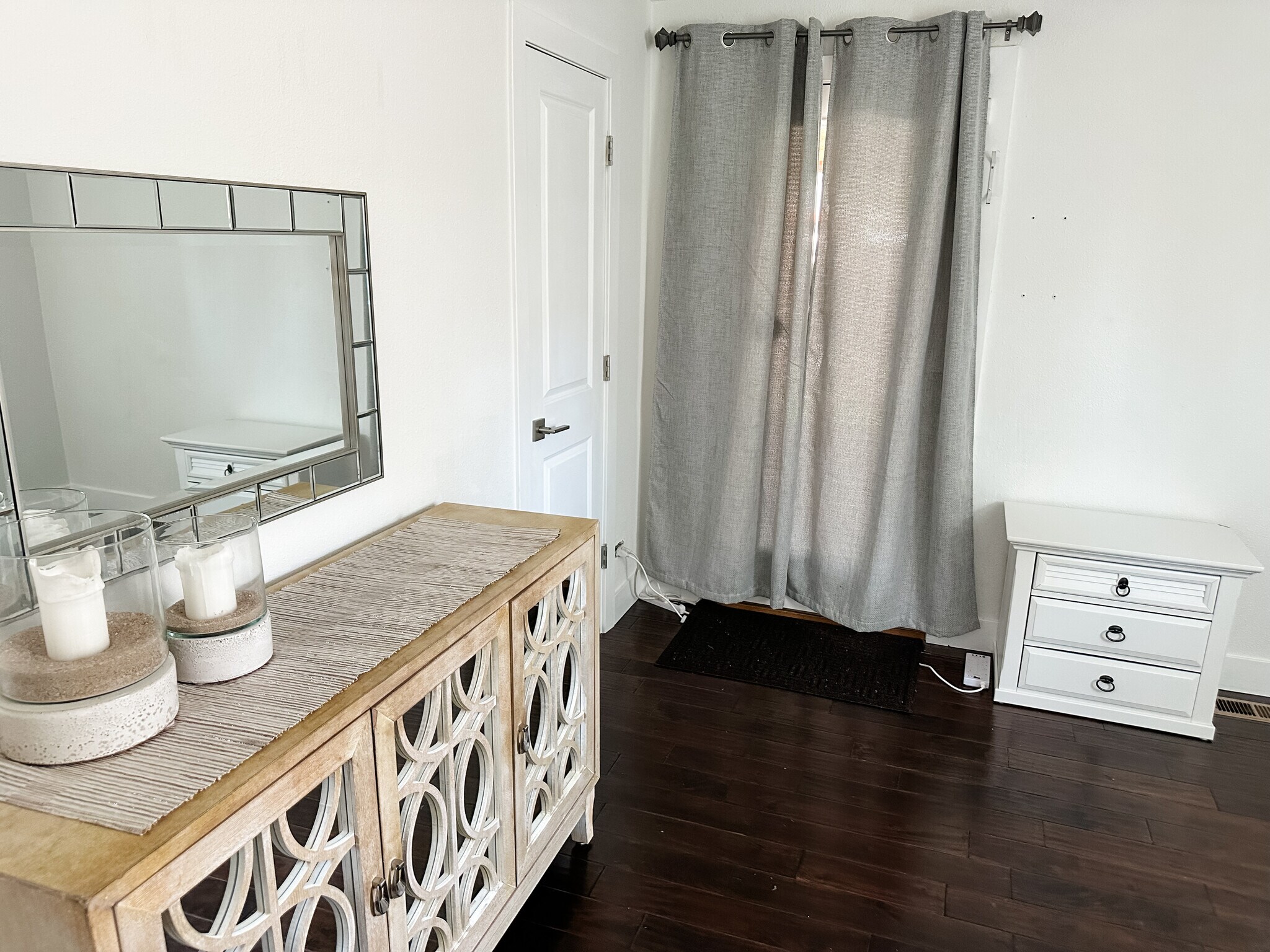 Office/3rd bedroom - 2440 Niagara St