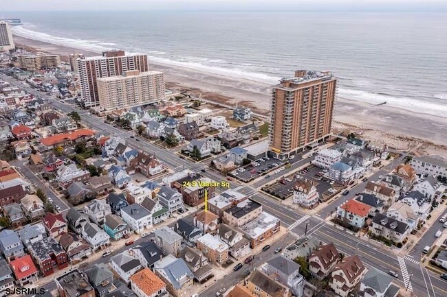 Building Photo - 24 S Vassar Square