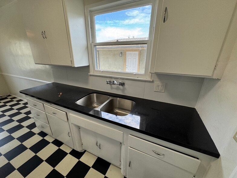 Building Photo - 1748 S Robertson Blvd