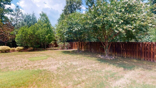 Building Photo - 4004 Ellington Dr