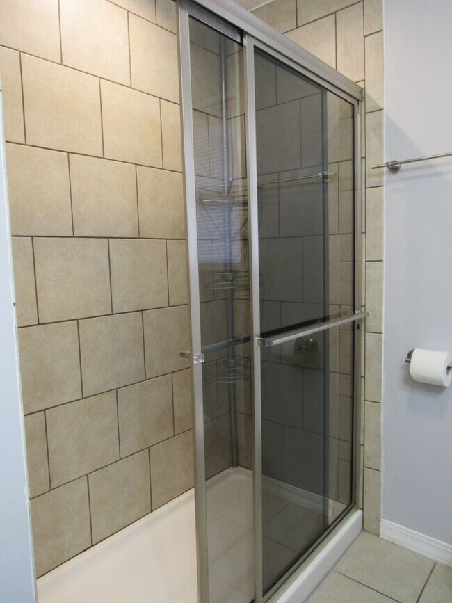 Building Photo - Contact Peggy 501 676 1758