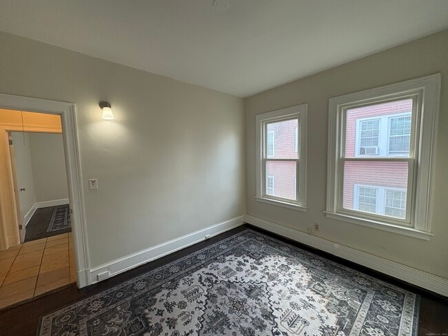 Building Photo - 72 Sterling St