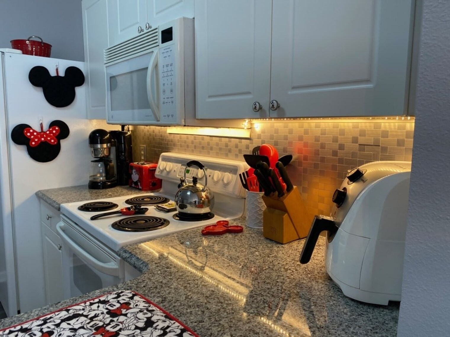 Building Photo - 2314 Silver Palm Dr