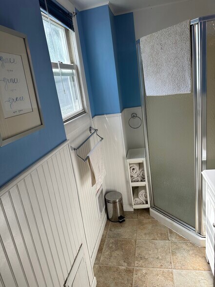 Apt A Bathroom - 84 Mount Hermon Way