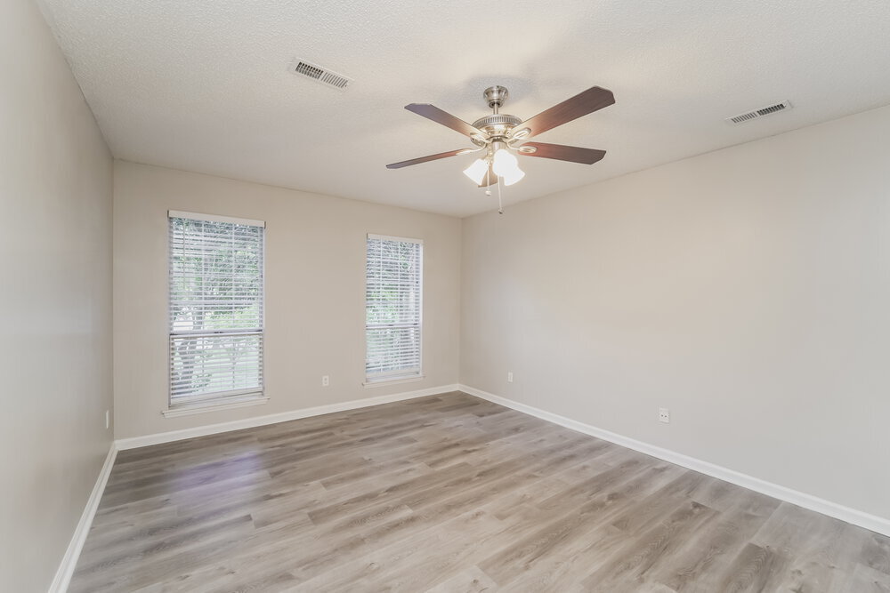 Building Photo - 9000 Oren Thompson Rd