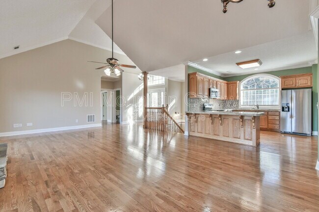 Building Photo - 894 Oak Pointe Dr