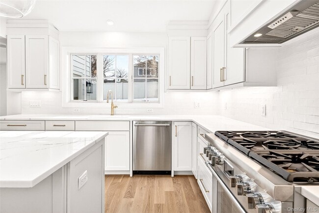 Building Photo - 306 Hunter St