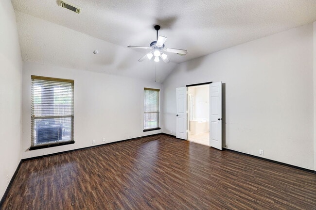 Building Photo - 11743 Berkway Trail