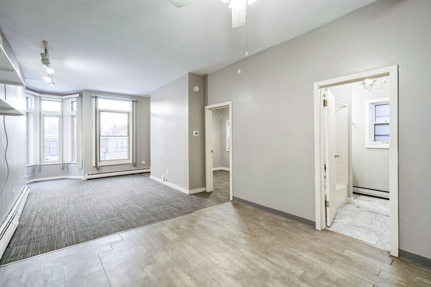 Building Photo - 2943 S Canal St
