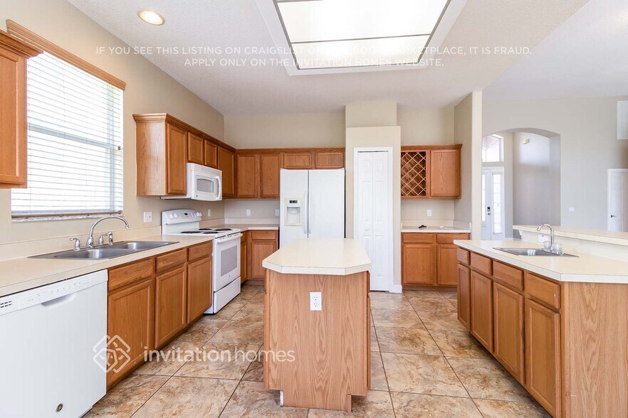 Building Photo - 2102 Drive Way