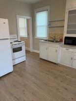Building Photo - 614 8th Pl N