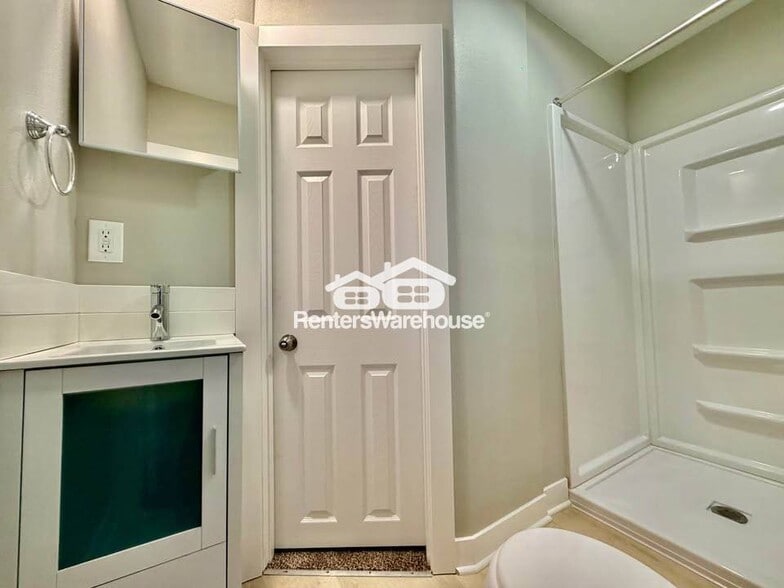 Building Photo - 3623 SW 9th St