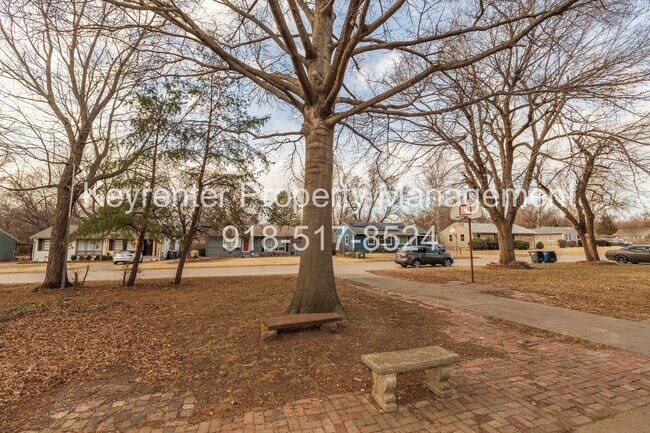 Building Photo - Beautiful 3 bedroom 1 bath, Available Now!