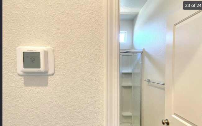 Building Photo - 917 Somerset Way