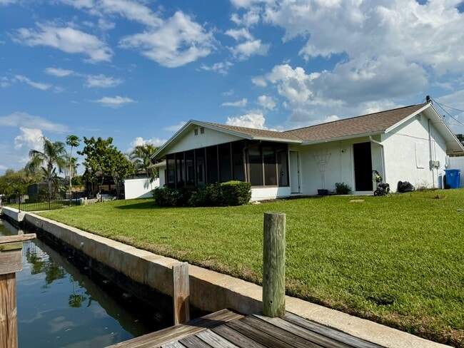 Building Photo - 8719 Tahiti Ln
