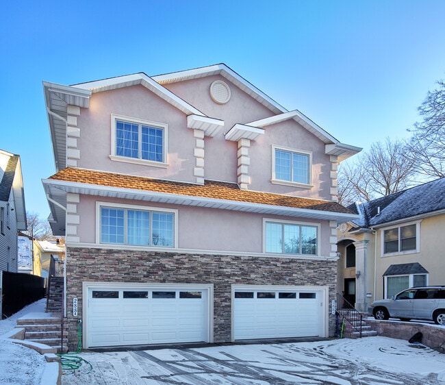 Building Photo - 288 County Rd