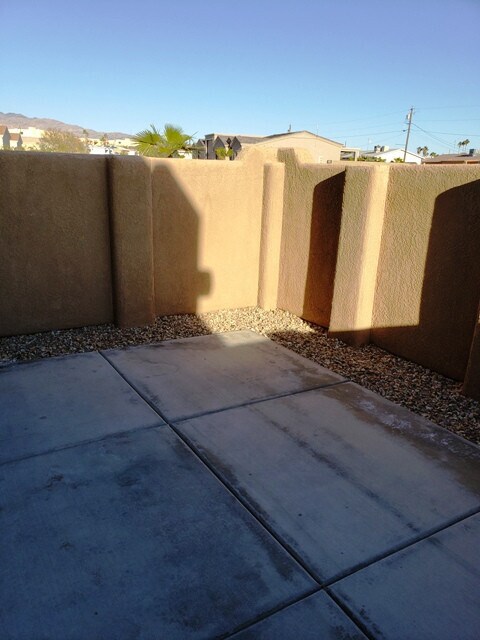 Building Photo - *PENDING APP* Townhome, single story