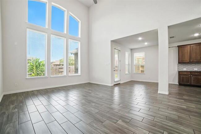 Building Photo - 3054 Columbus Loop