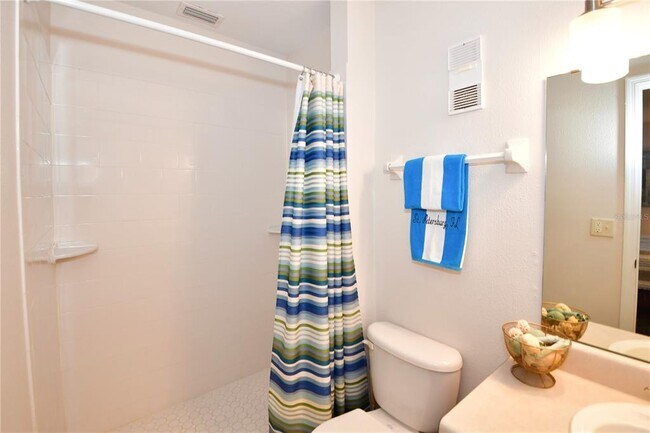 Building Photo - 204 Pompano Dr SE