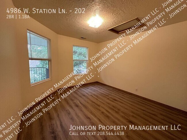 Building Photo - 4986 W Station Ln