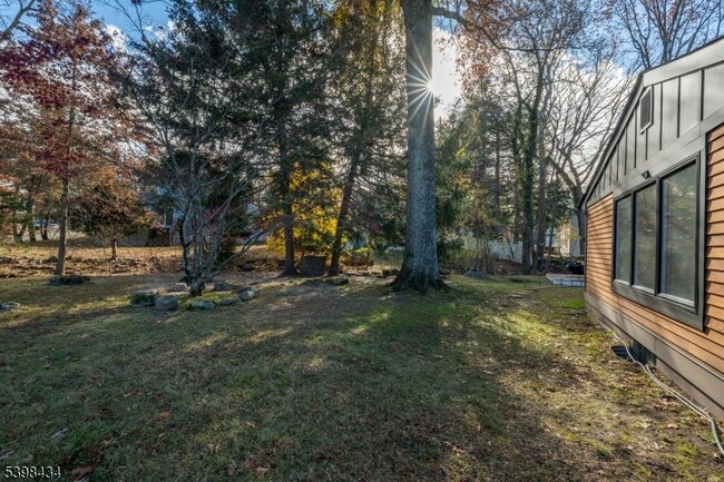 Building Photo - 7 Oak Tree Ln