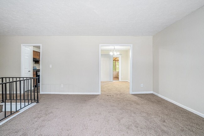 Building Photo - 529 Martindale Ct