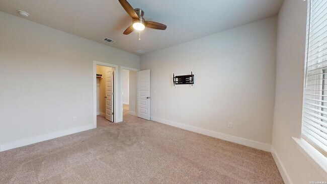 Building Photo - 11526 Hollering Pass