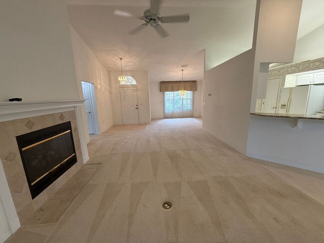 Building Photo - Charming 3-Bedroom Home in Broadmoor – Move-In Ready!