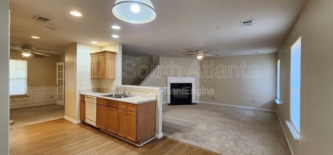 Building Photo - 7846 The Lakes Point