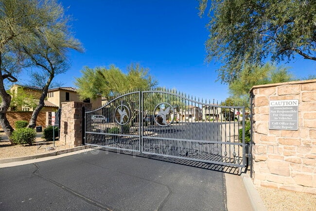 Building Photo - 2314 W Jake Haven